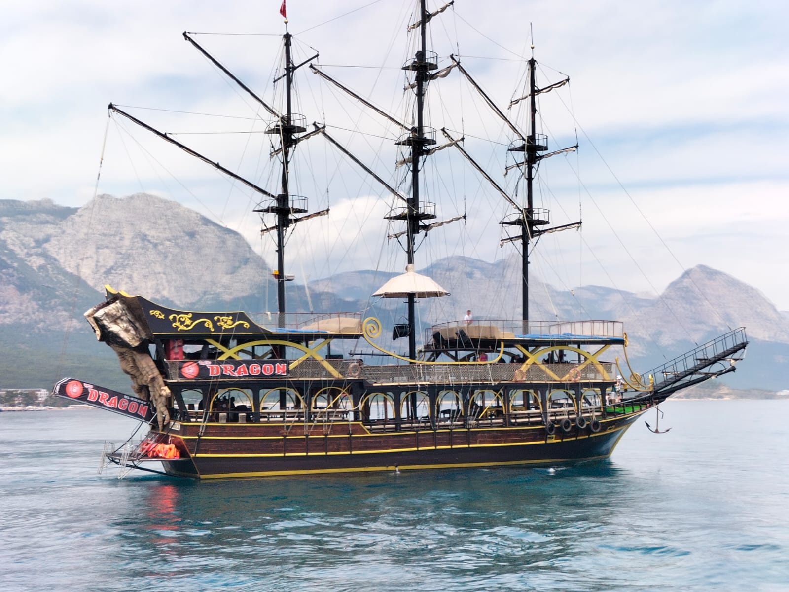Прогулка на яхте в Анталии (Пиратский Корабль)